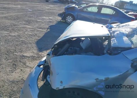 2004 Toyota Corolla Ce z USA, uszkodzony, nr VIN 2T1BR32E04C311562